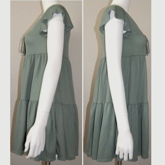 See You Monday, Juniors Size M (32" Bust), Green Robe & Flare,Tiered Rayon Dress - Picture 2 of 7